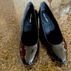New Easy Spirit pattern Black Shoes  size 7W $25